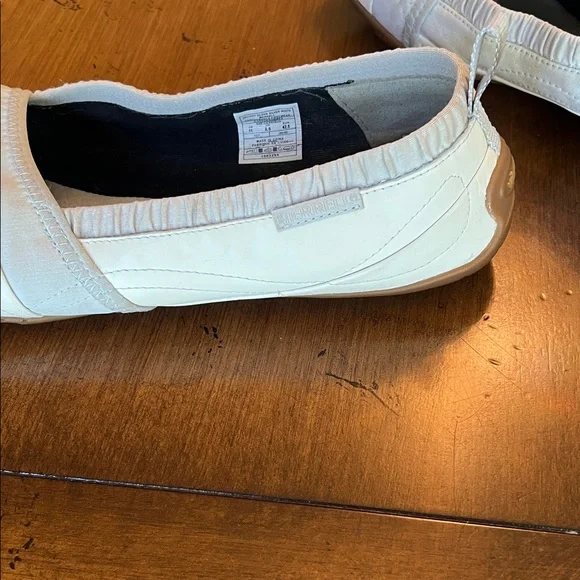 Merrell Women's Beige Slip-On Flats - Picture 6 of 7